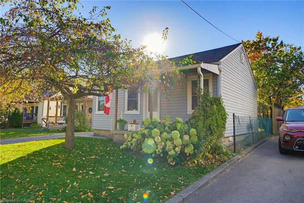 9 Spencer Avenue
