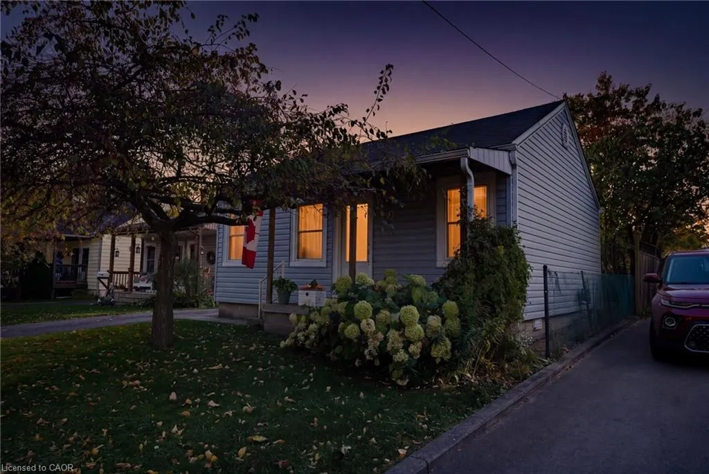 9 Spencer Avenue