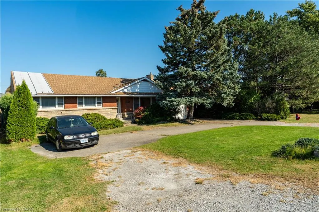 1023 North Service Road