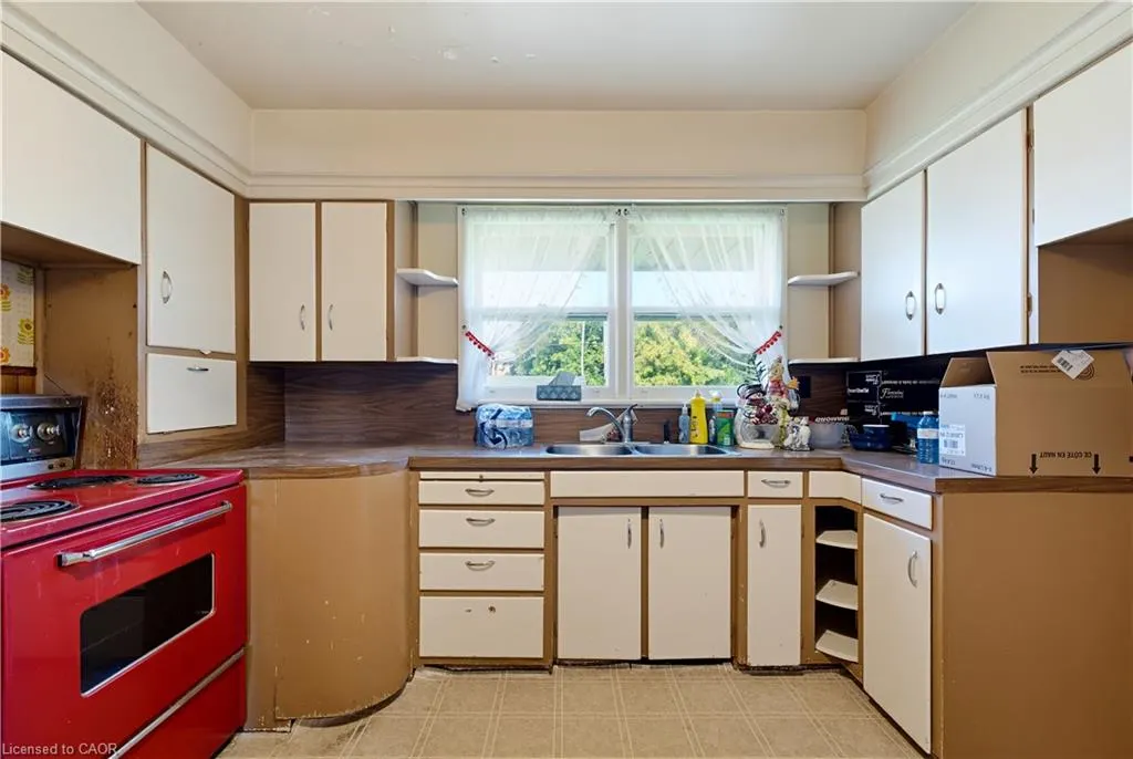 1023 North Service Road