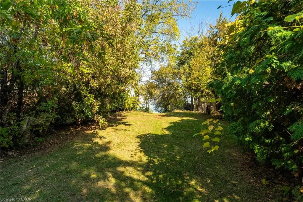 1023 North Service Road