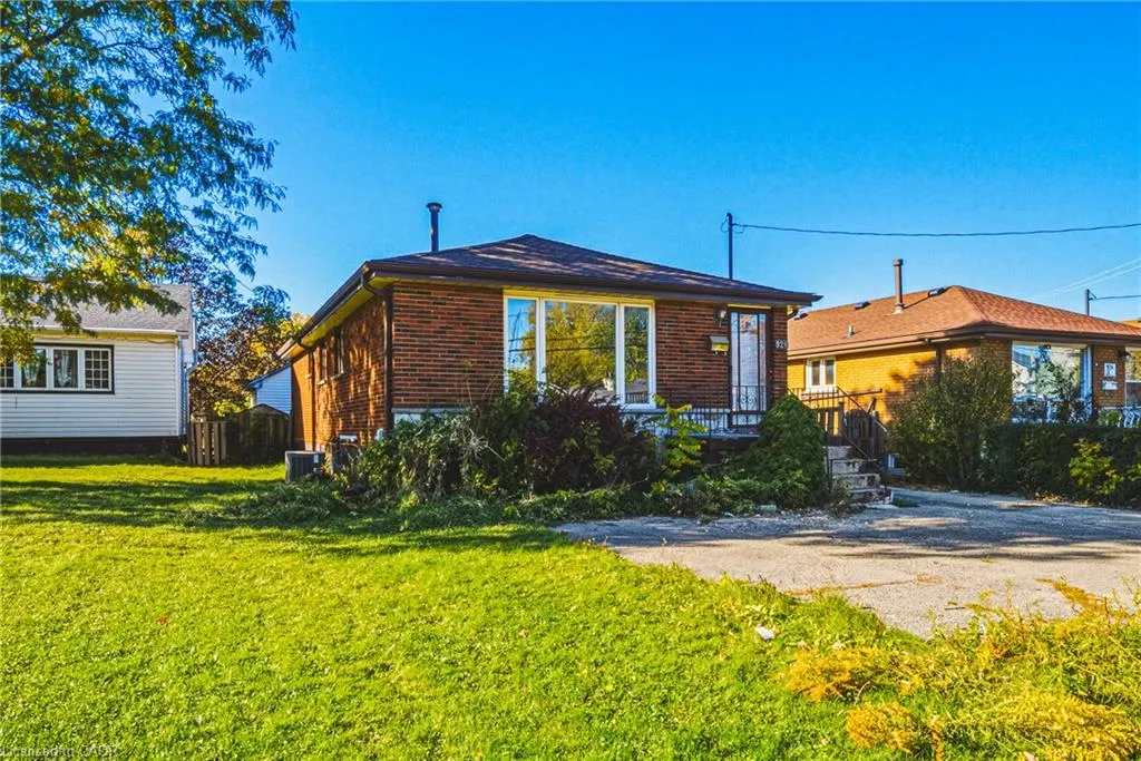 928 Upper Gage Avenue