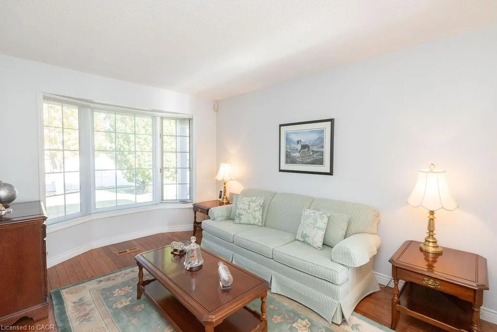 7 Falconridge Drive