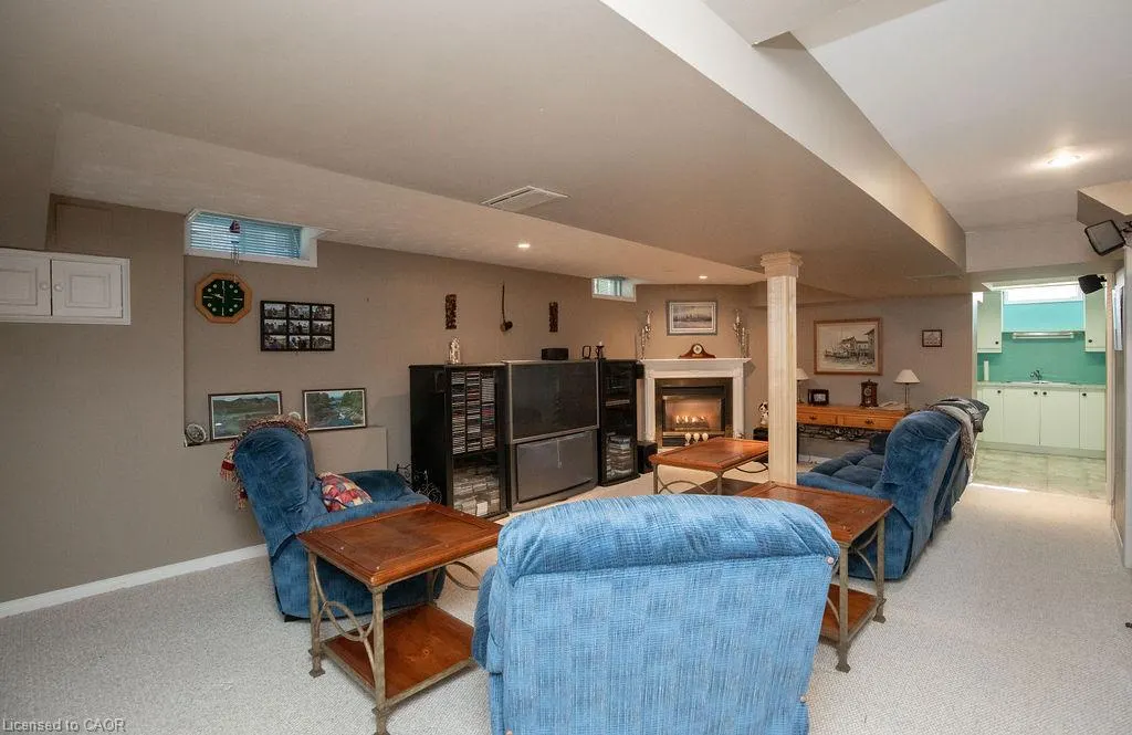 7 Falconridge Drive