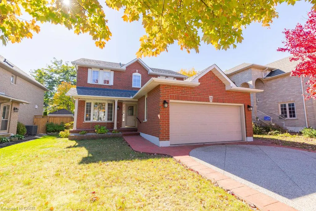 7 Falconridge Drive