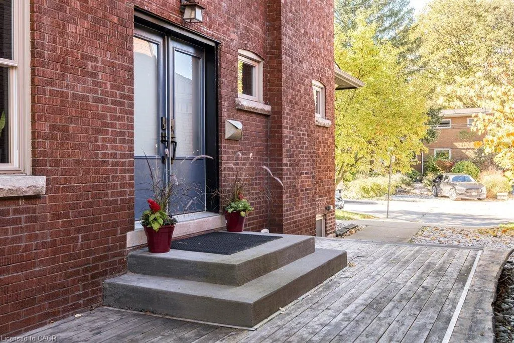 63 Chedoke Avenue