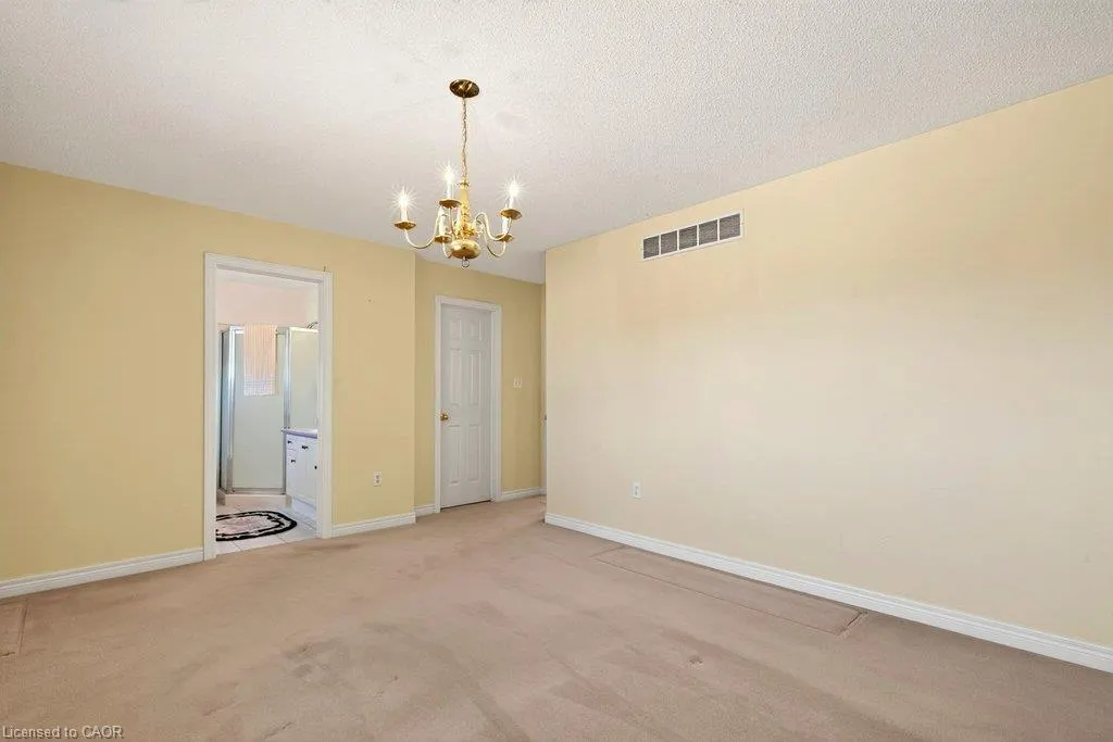 13 Chianti Crescent