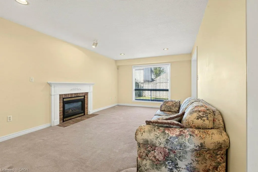 13 Chianti Crescent