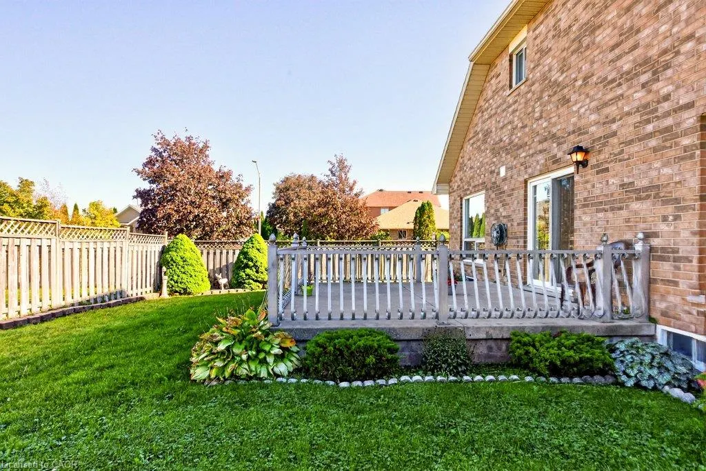 13 Chianti Crescent