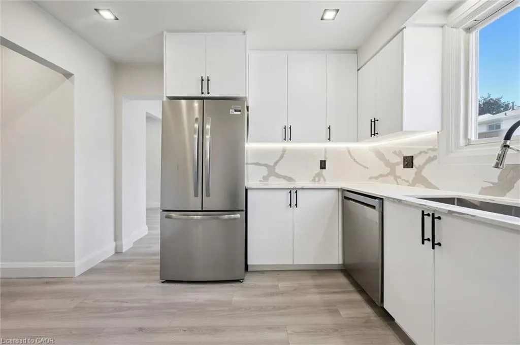 5475 Lakeshore Road #107