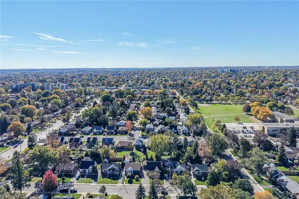 10 Mulock Avenue