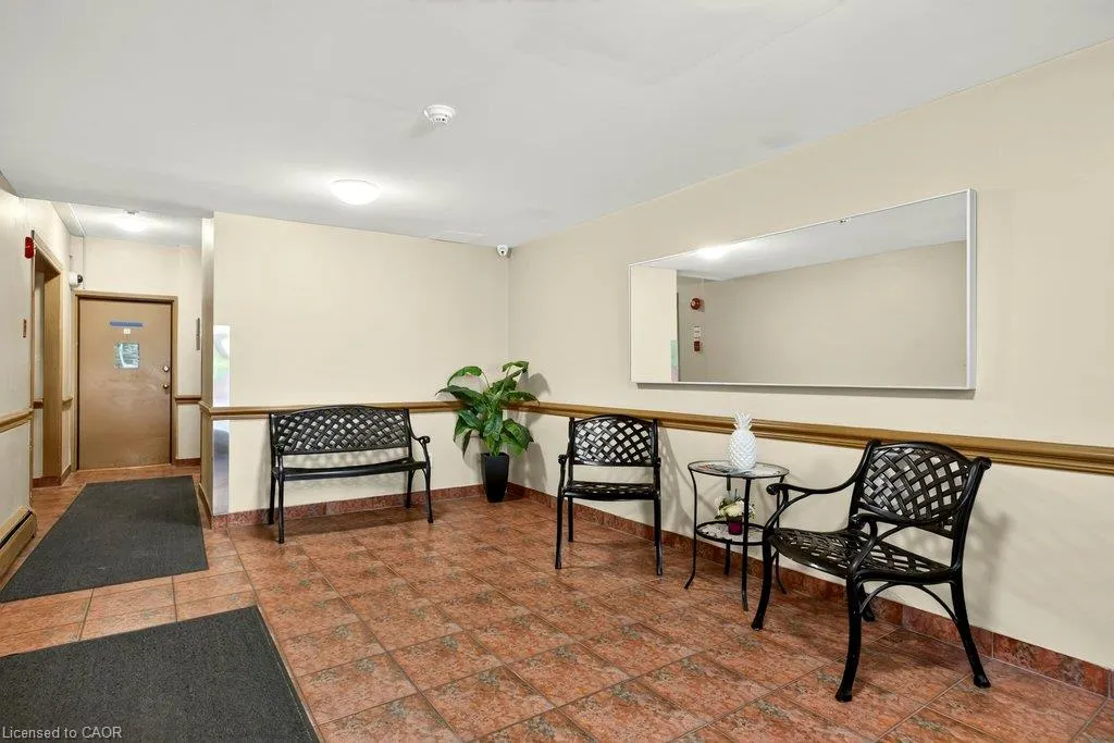 141 Catharine Street S #1003