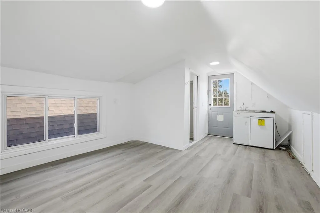 26 Sherman Avenue N