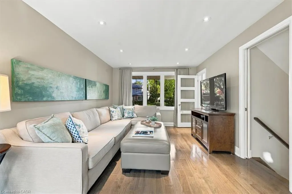 368 Aurora Crescent