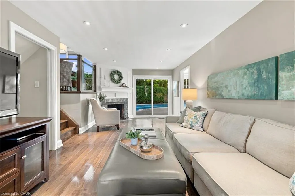 368 Aurora Crescent