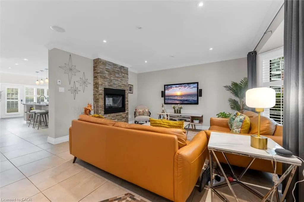 2110 New Street #6