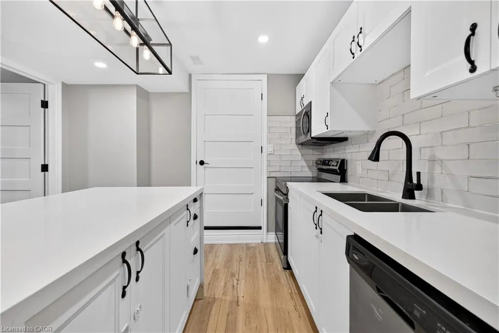 592 Aberdeen Avenue #1