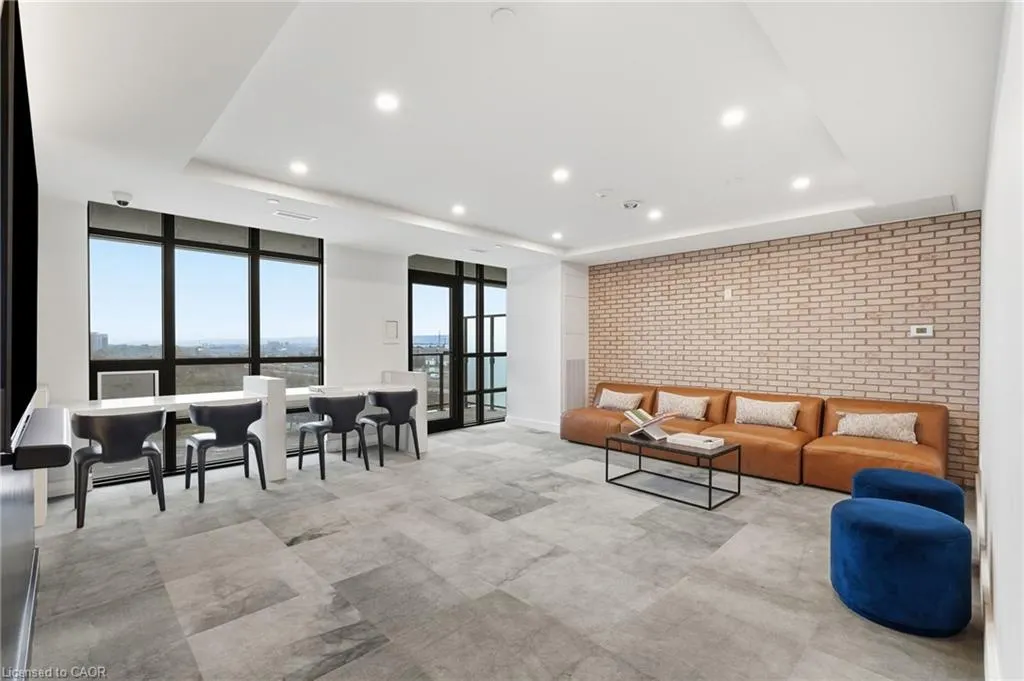 461 Green Road #206