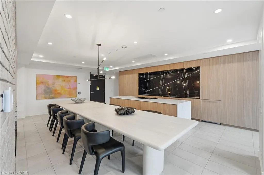 461 Green Road #206
