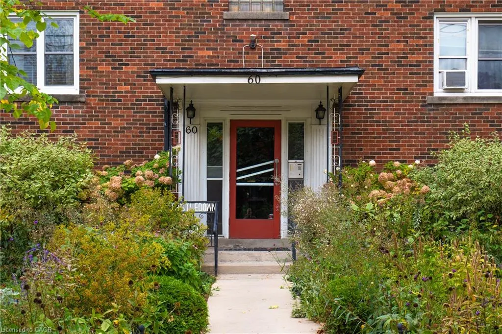 60 Robinson Street #304