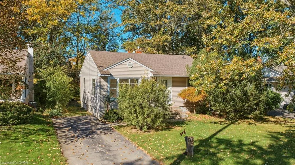 55 Lakeview Avenue