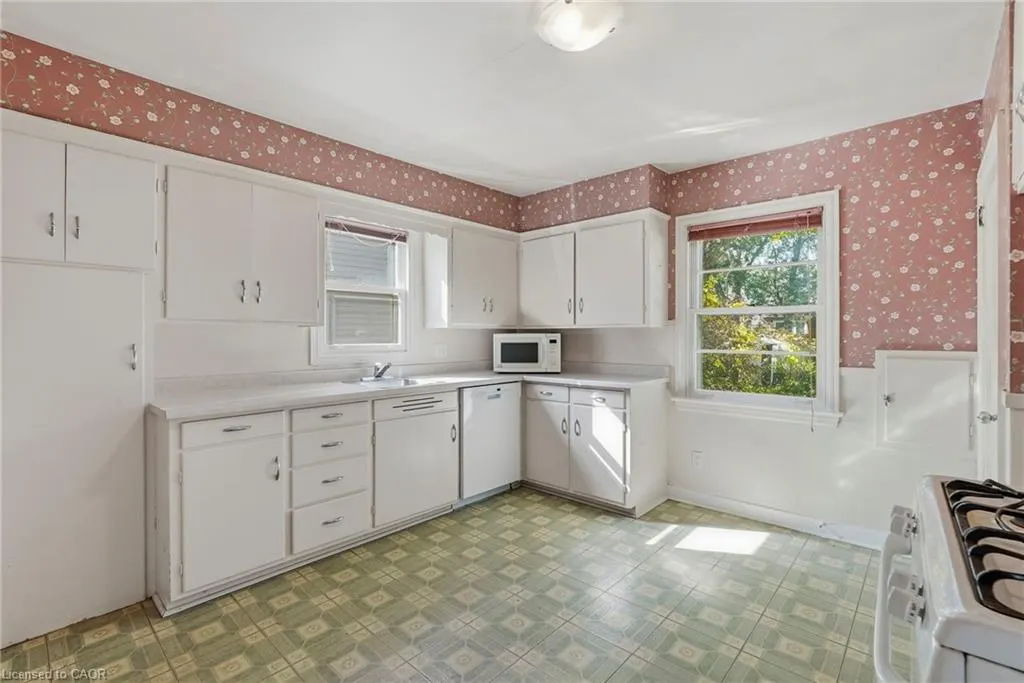 55 Lakeview Avenue