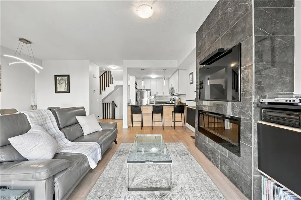 4 Waterview Drive