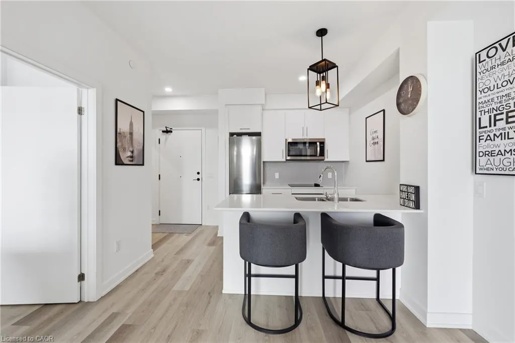 600 North Service Road #301