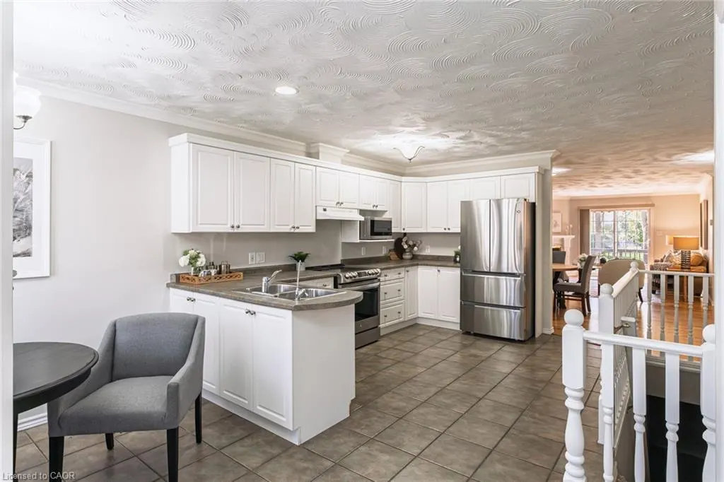 53 Beverly Street E #5
