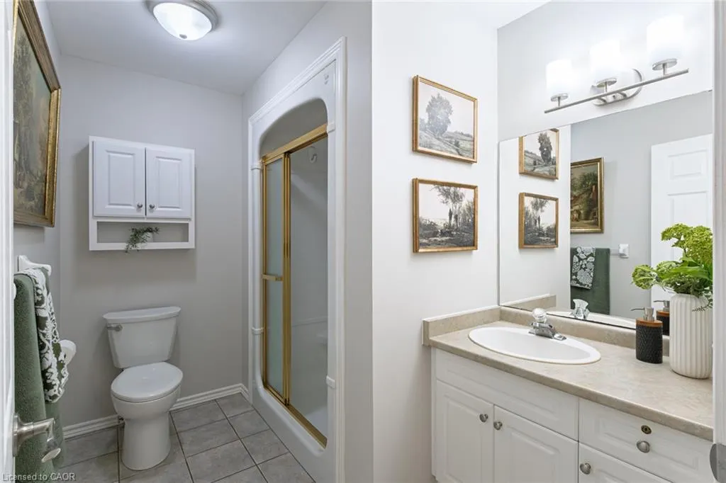 53 Beverly Street E #5