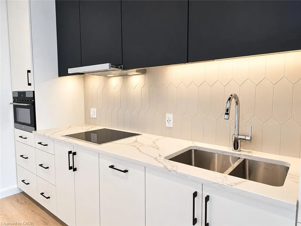 741 King Street W #1705