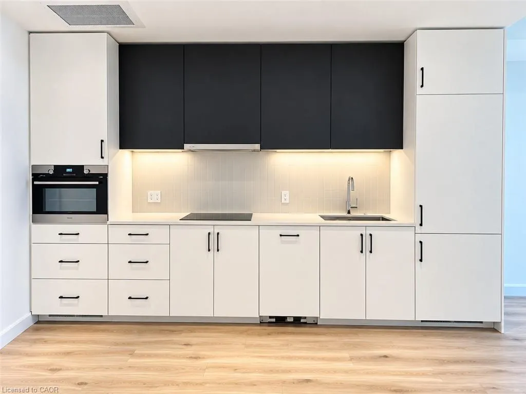 741 King Street W #1705