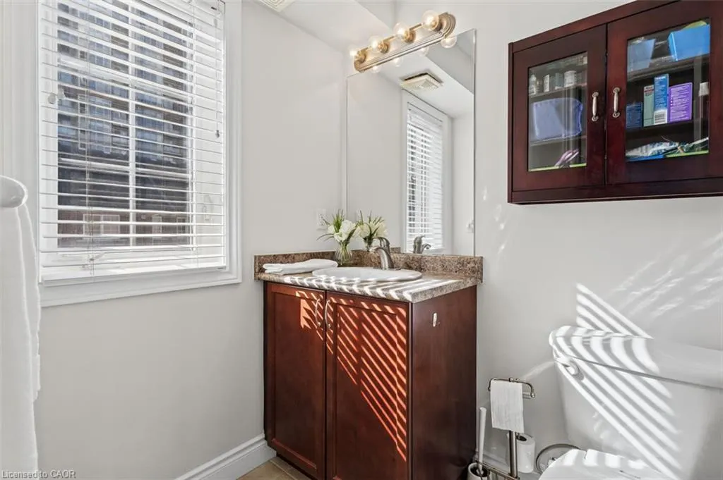 2090 Bates Common