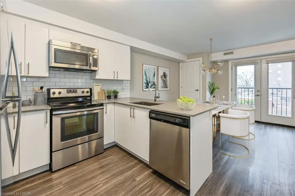 100 Bronte Street S #205