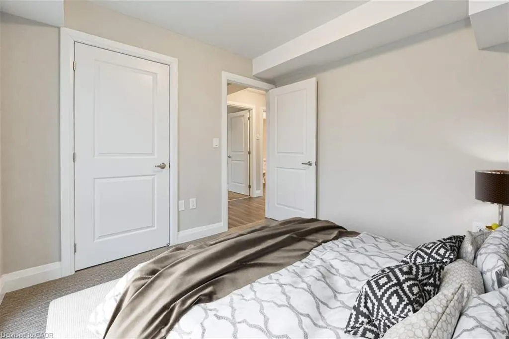 100 Bronte Street S #205