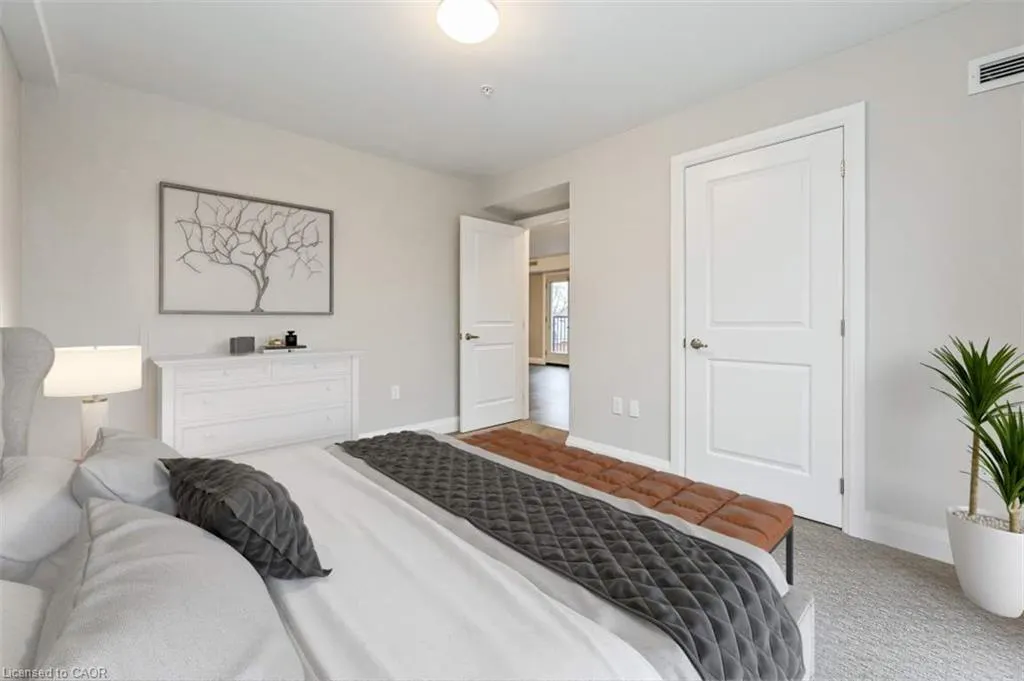100 Bronte Street S #205