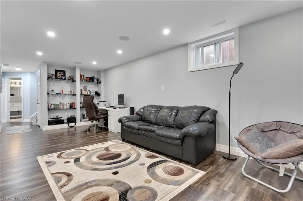 343 Steepleridge Street