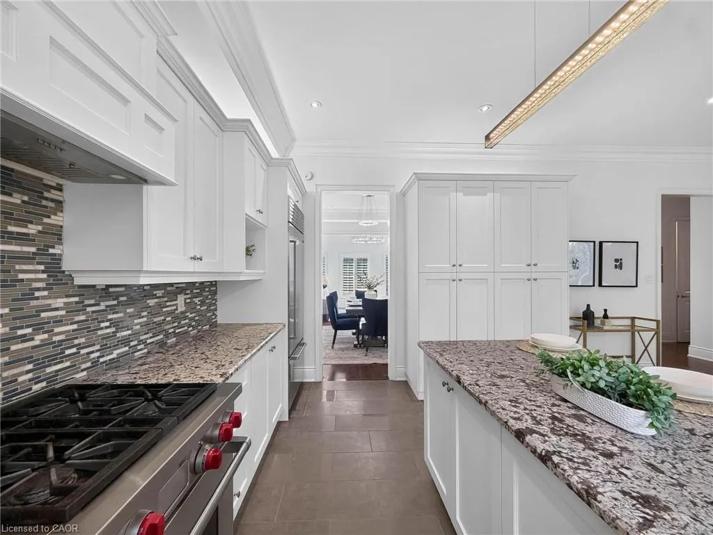 2121 Blackforest Crescent