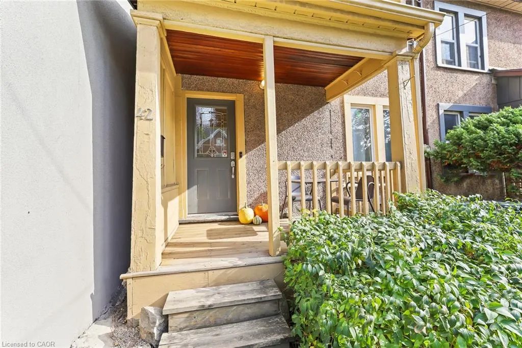 42 Hess Street N