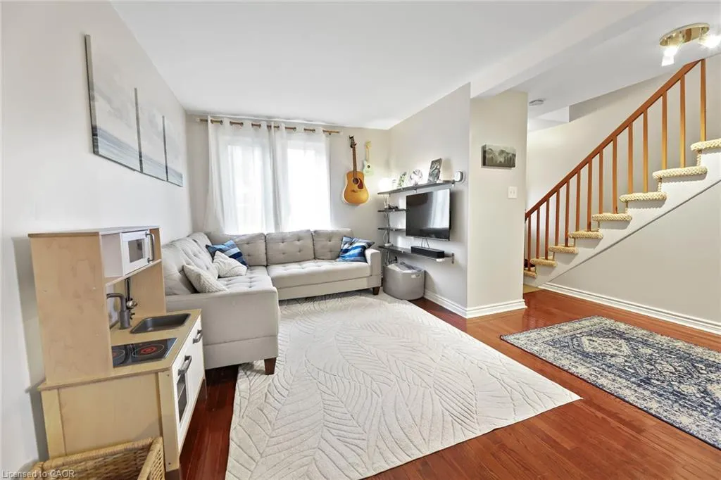 42 Hess Street N