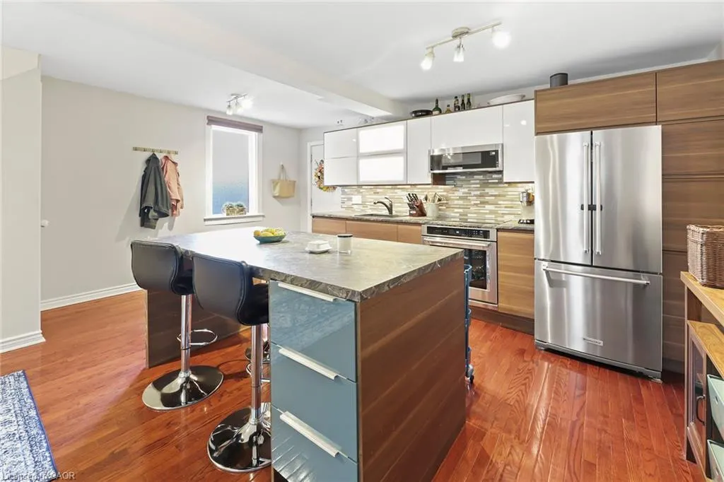 42 Hess Street N