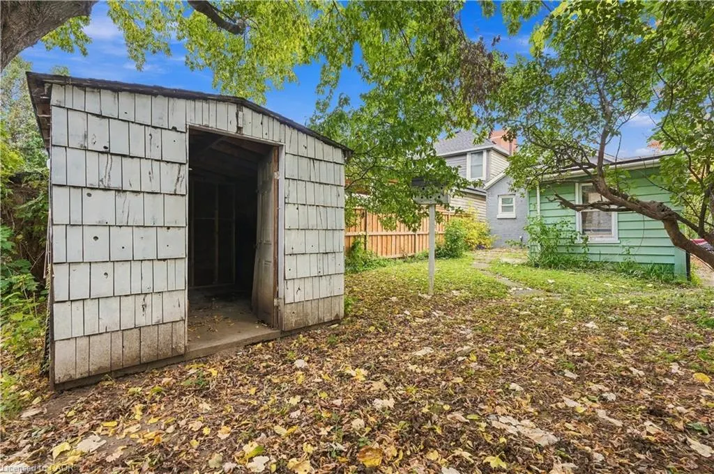 40 Aikman Avenue