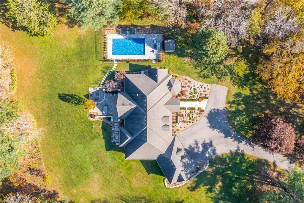 1043 Jerseyville Road W