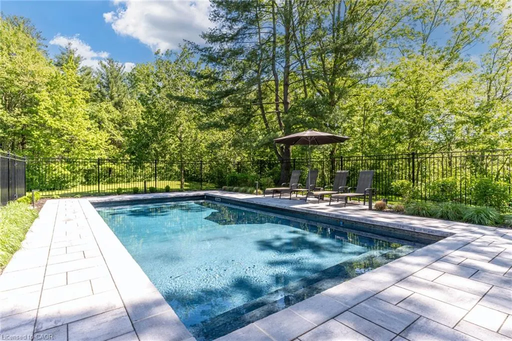 1043 Jerseyville Road W