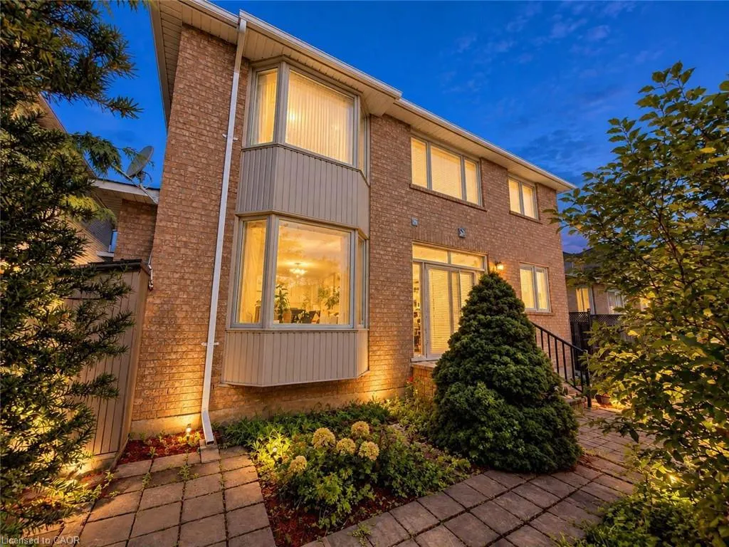 1396 Thorncrest Crescent