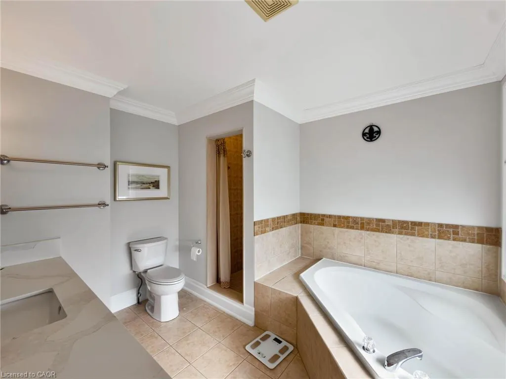 1396 Thorncrest Crescent