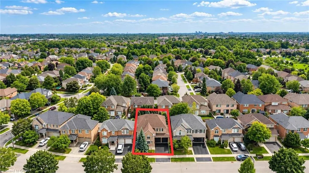 1396 Thorncrest Crescent