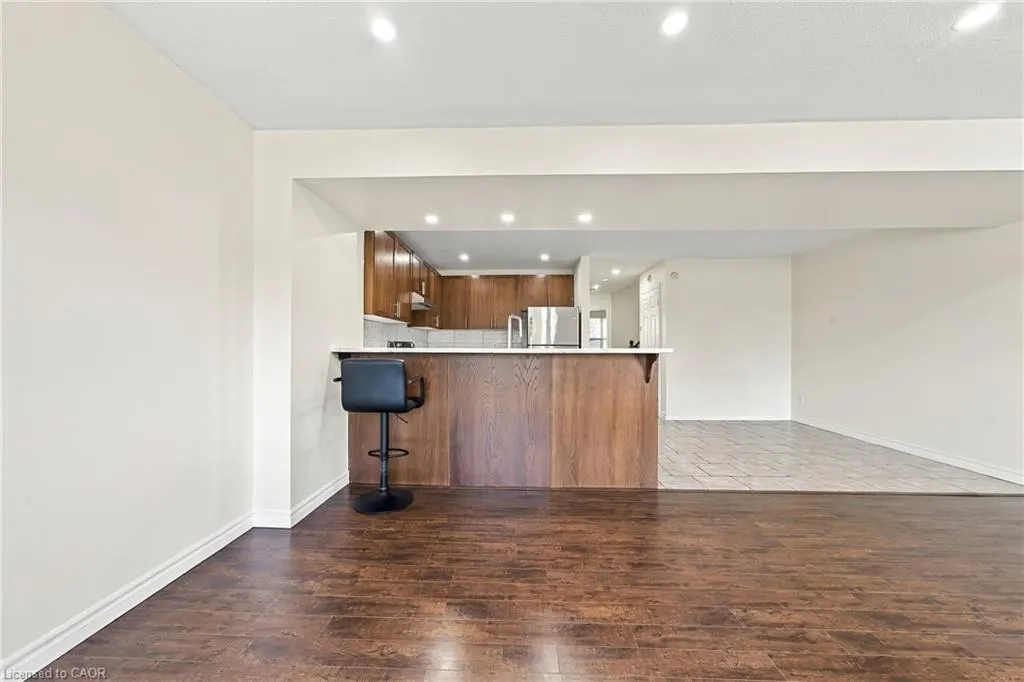 35 Thames Way