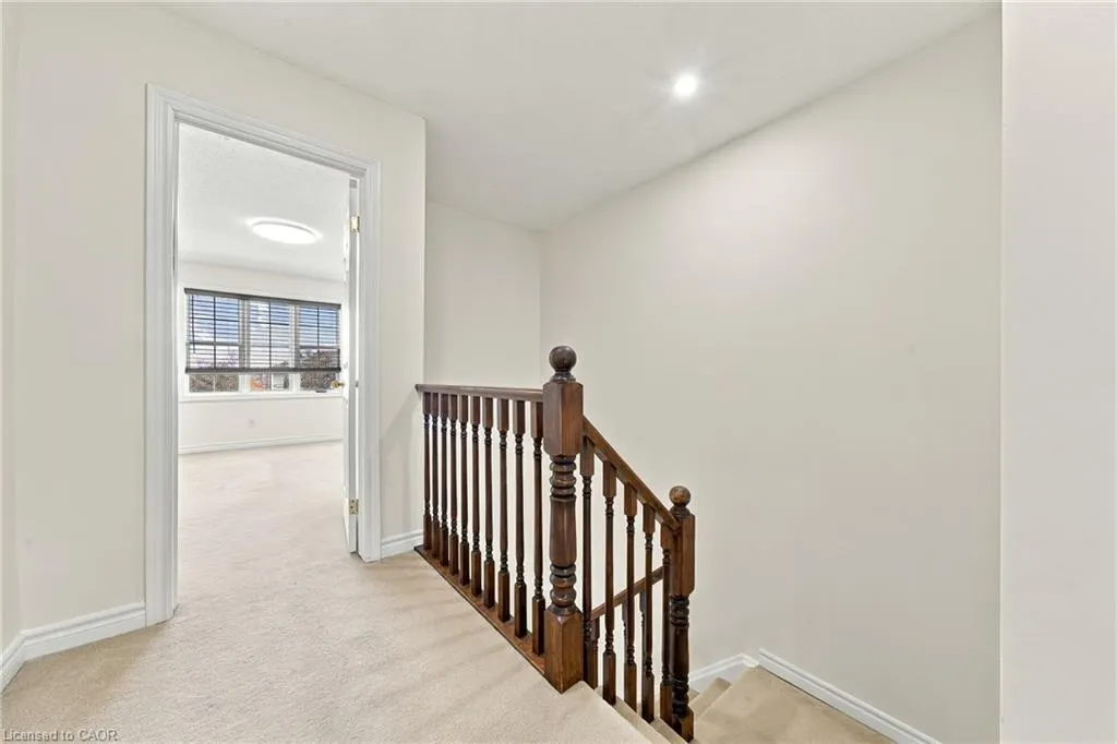 35 Thames Way