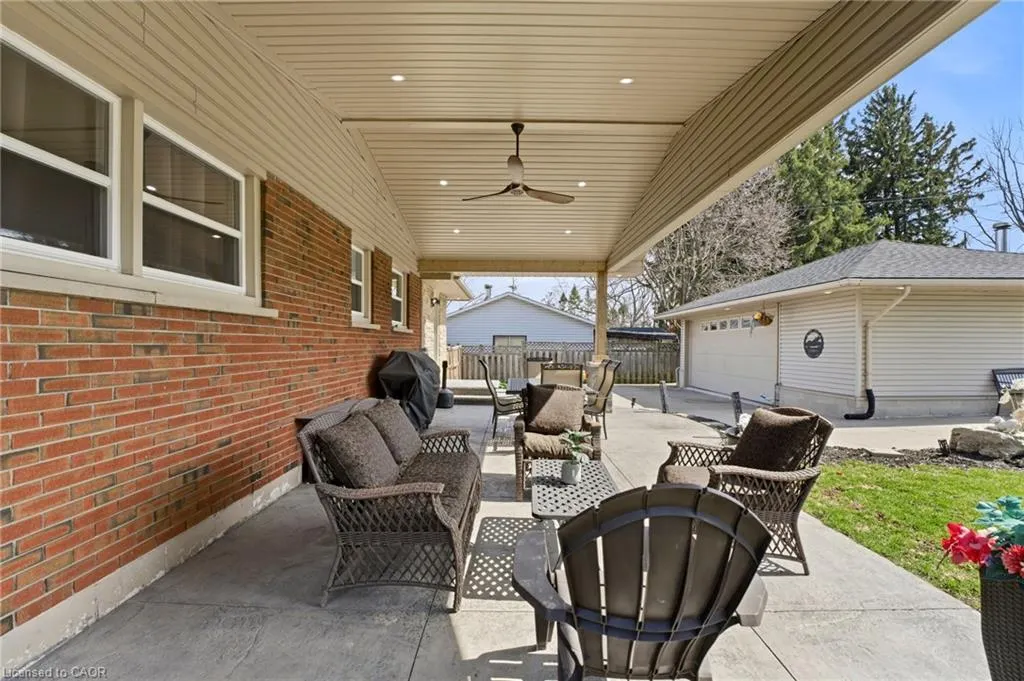 473 Mohawk Road W